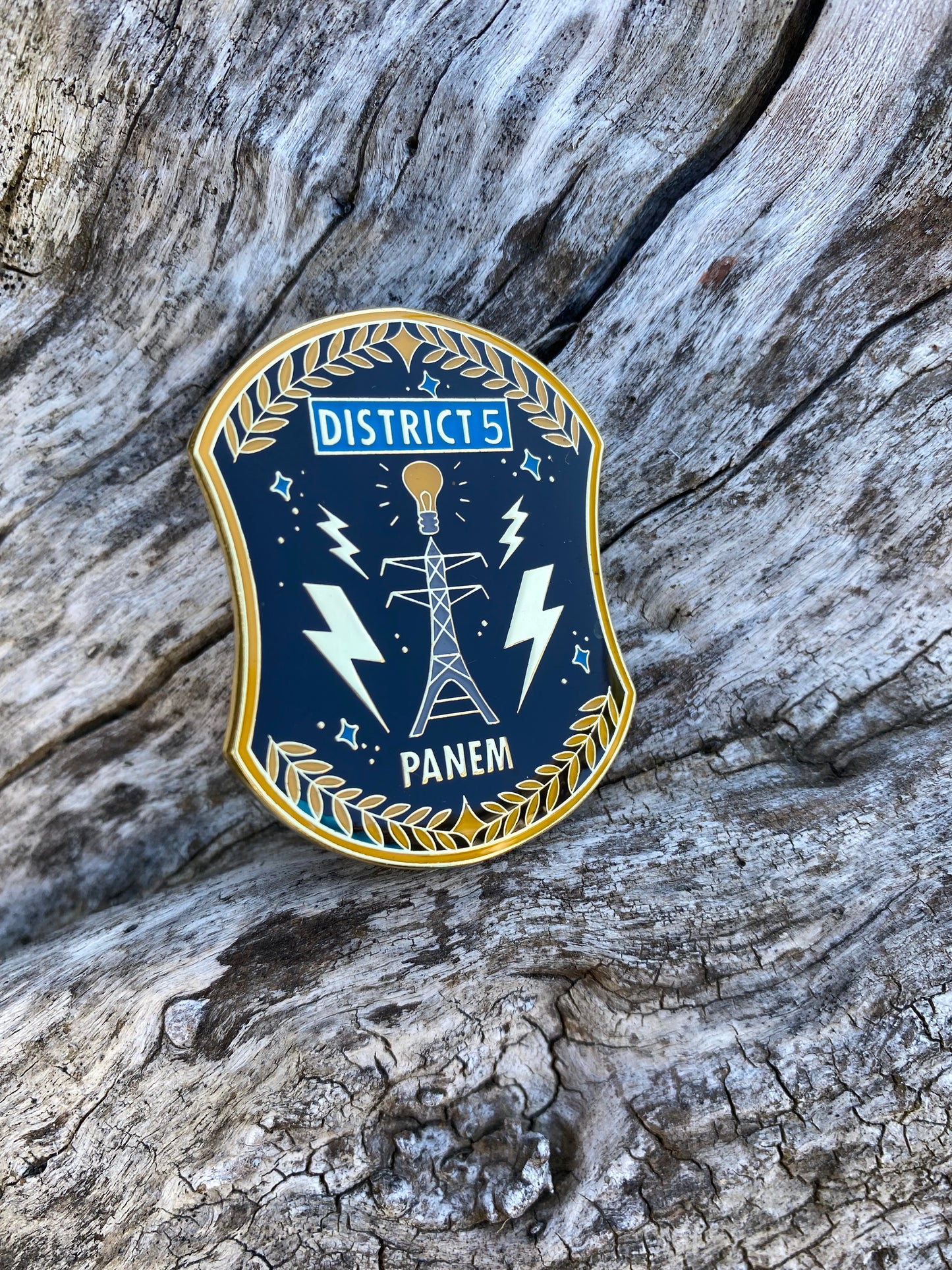 The Hunger Games District 5 Enamel Pin